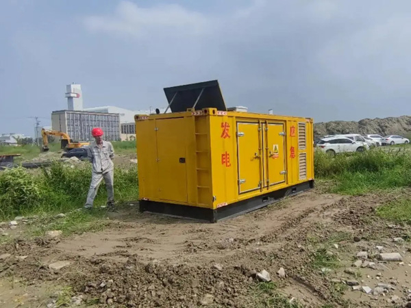 纳雍200KW柴油发电机机组每小时的油耗量受哪些因素影响？